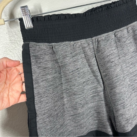 Lululemon Cool & Collected Shorts Women's 2 Heathered Gray Cotton Terry Pockets - Picture 6 of 7